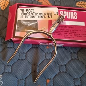 Quick On Spurs in Silver